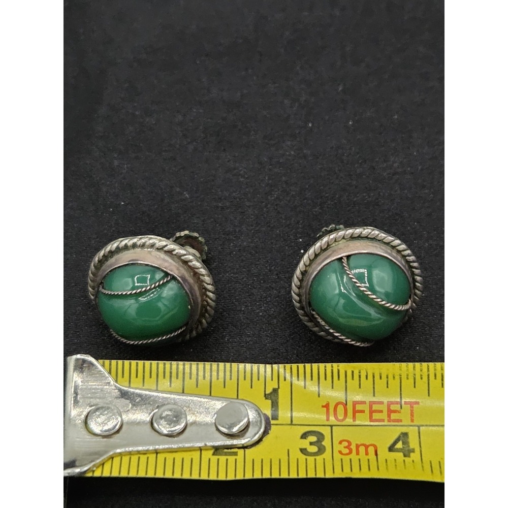 Vintage Sterling Silver Green Onyx Screw Back Earrings - Picture 2 of 6
